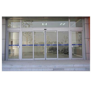 Puerta de detección automática para un acceso sin costuras en espacios comerciales